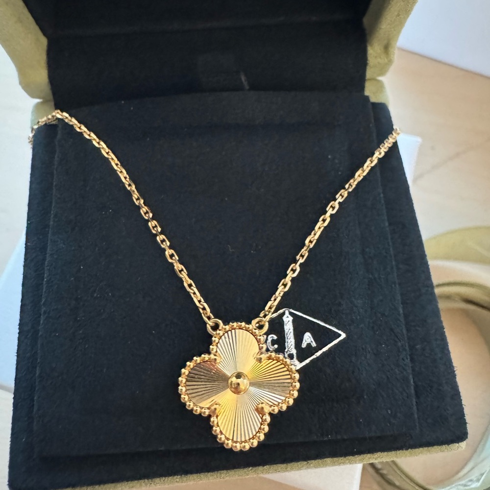 Van Cleef & Arpels vintage Alambra pendant necklace - Picture 3 of 7